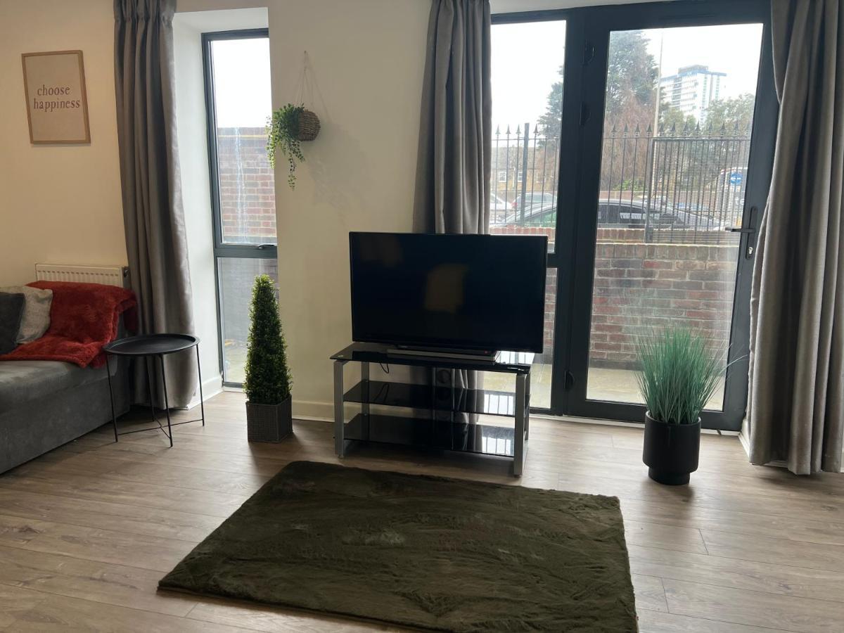 3Bed Flat 3Wc And Great Location Near Excel City Airport O2 And Canning Town Station Villa London Exterior photo